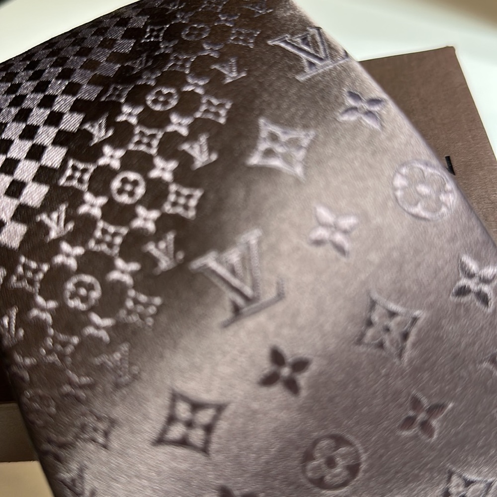 Brand New! WOVEN Louis Vuitton Silk Tie with LV patterns and Logos. Original box